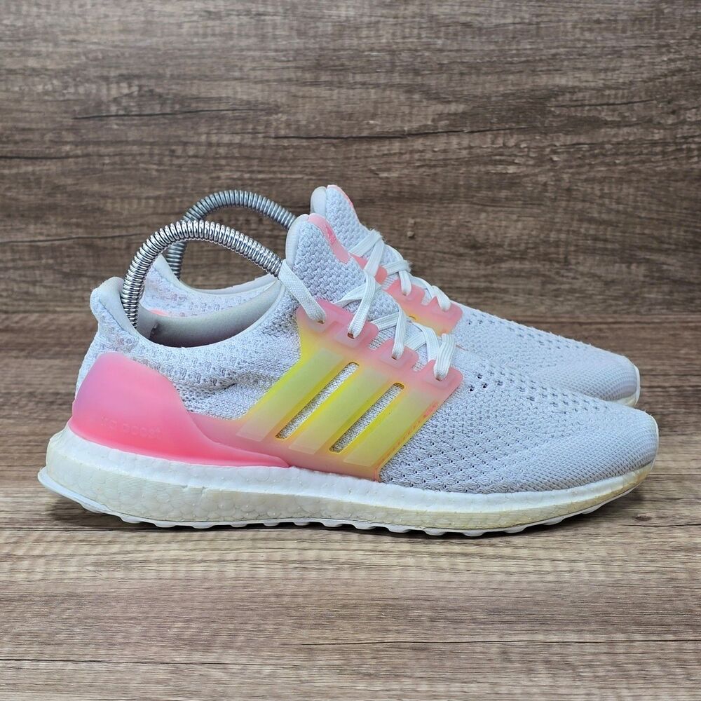 Adidas UltraBoost 5.0 DNA Men's Sz 6.5 Women's Sz 7.5 White Pink Shoes (GX9762)